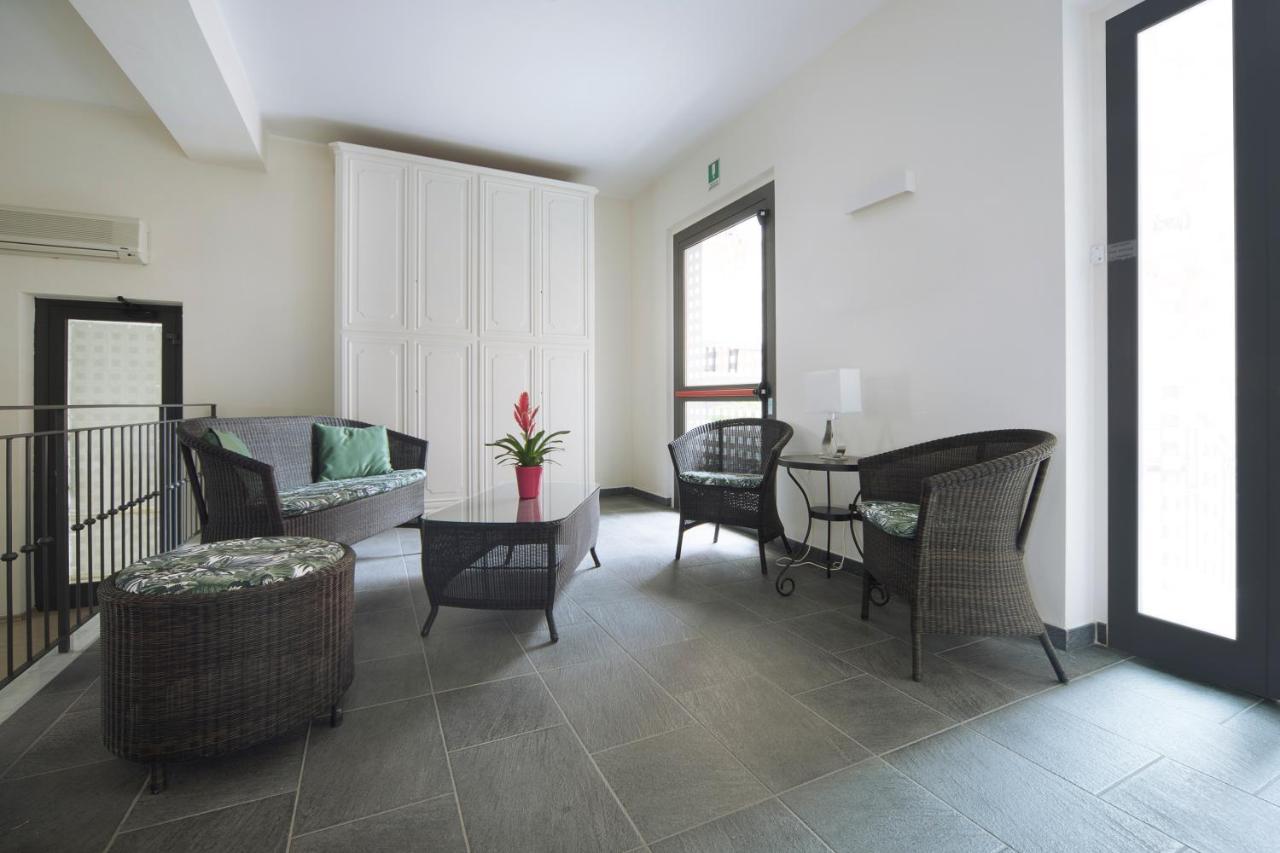 Hotel Residence Laigueglia Free Parking Buitenkant foto