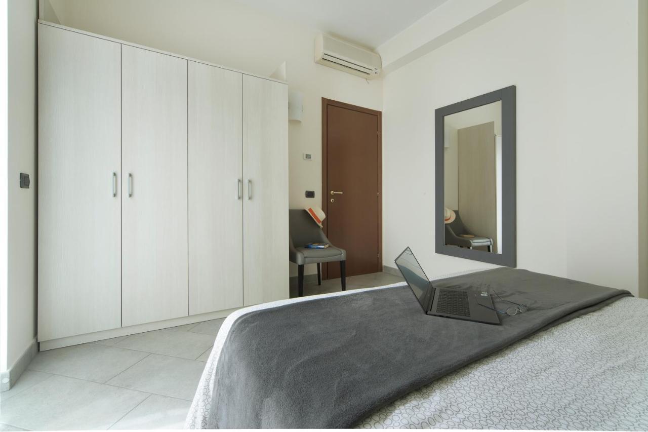 Hotel Residence Laigueglia Free Parking Buitenkant foto