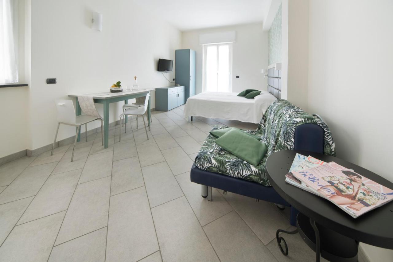 Hotel Residence Laigueglia Free Parking Buitenkant foto