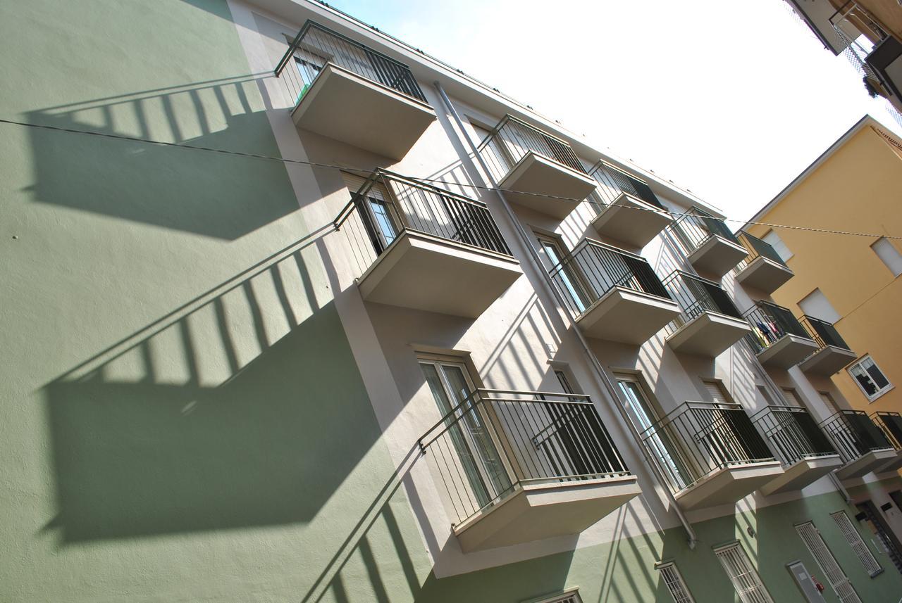 Hotel Residence Laigueglia Free Parking Buitenkant foto